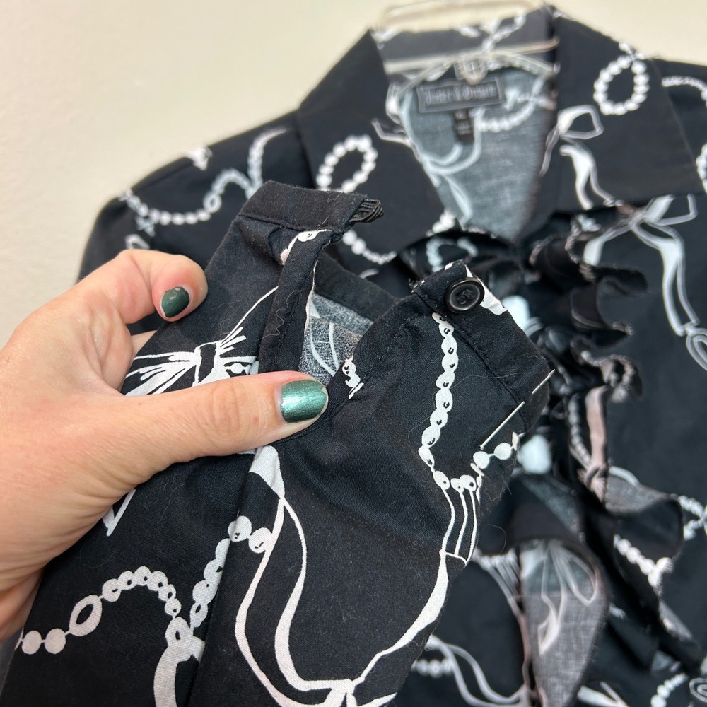 Blouse Womens XL Black White Ruffle Front Chain Bow Whimsigoth Statement Siren - Picture 9 of 13